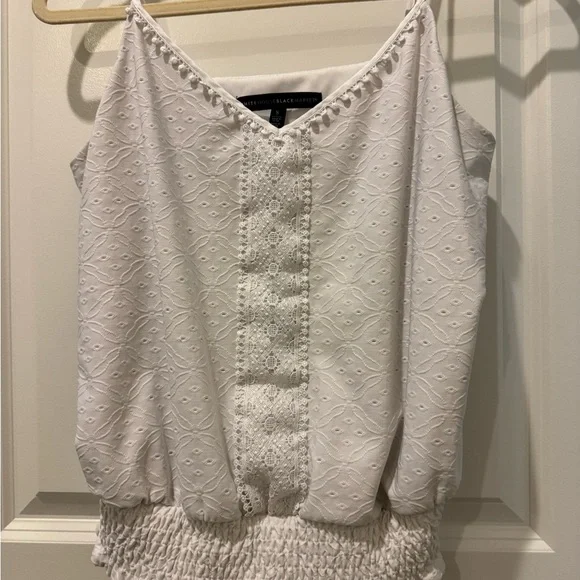 White House Black Market Textured White Camisole - Picture 3 of 7